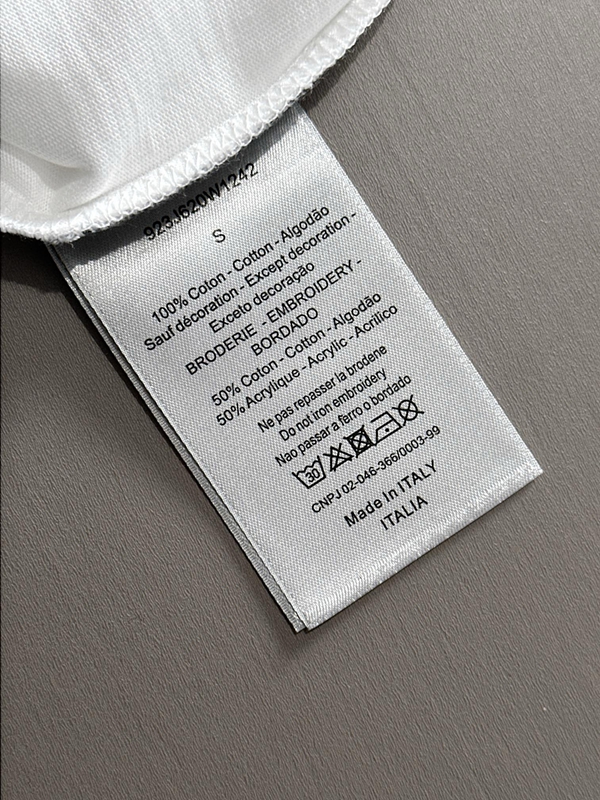 ブランドTシャツ着用イメージ